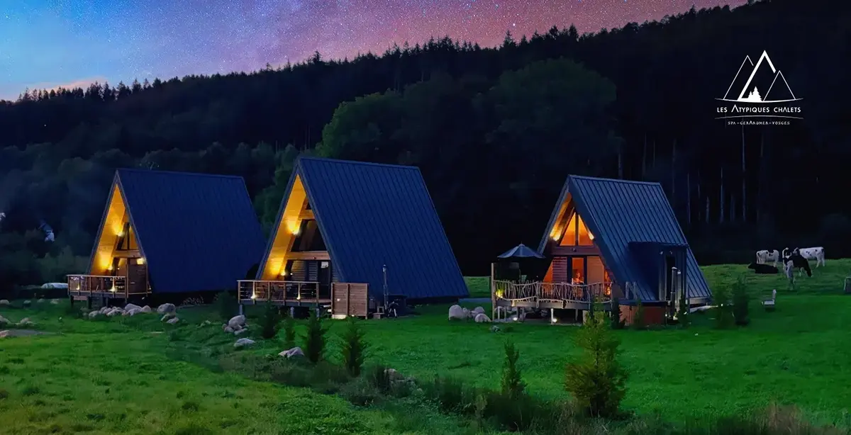 les-atypiques-chalets les Atypiques chalets. Chalet insolite à Gérardmer. Spa avec balnéothérapie et sauna privatif